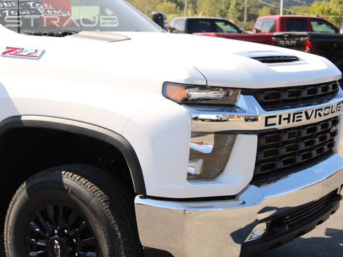 Used 2022 Chevrolet Silverado 3500 LT w/ Convenience Package AWD/4WD image 9