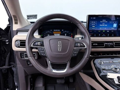 Used 2023 Lincoln Nautilus FWD w/ Premium Package image 28