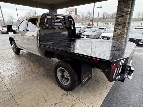 Used 2024 Chevrolet Silverado 3500 LT w/ Convenience Package image 10