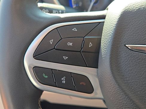 Certified 2023 Chrysler Pacifica Touring-L FWD image 13