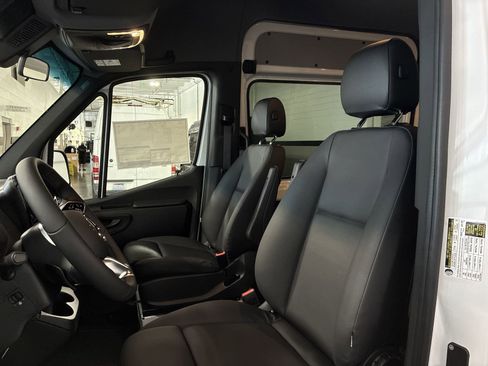 New 2025 Mercedes-Benz Sprinter 2500 image 13