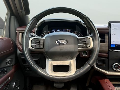 Used 2023 Ford Expedition Limited RWD image 15