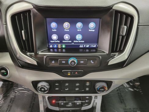 Used 2024 GMC Terrain SLE image 8