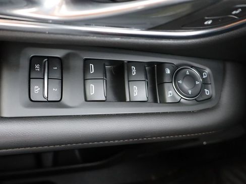 Used 2022 Chevrolet Tahoe High Country image 12