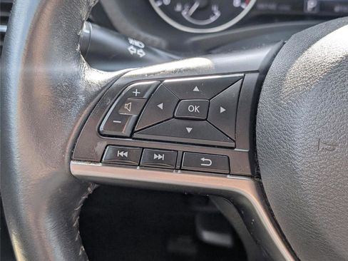 Used 2022 Nissan Sentra SV image 25