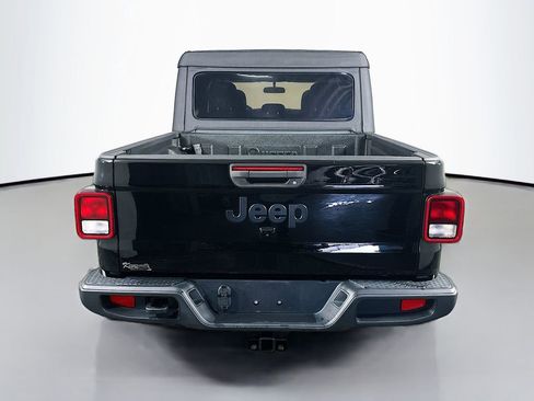 Used 2021 Jeep Gladiator Willys image 6