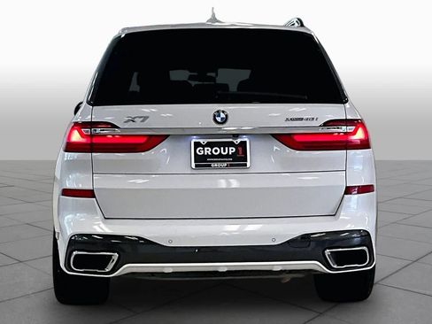 Used 2021 BMW X7 xDrive40i w/ M Sport Package AWD/4WD image 4