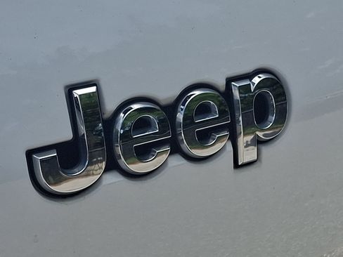 Certified 2023 Jeep Grand Cherokee L Limited w/ Trailer Tow Group (B) AWD/4WD image 32