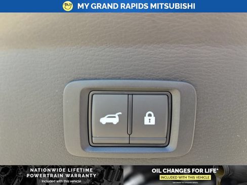New 2026 Mitsubishi Outlander SE AWD/4WD image 17