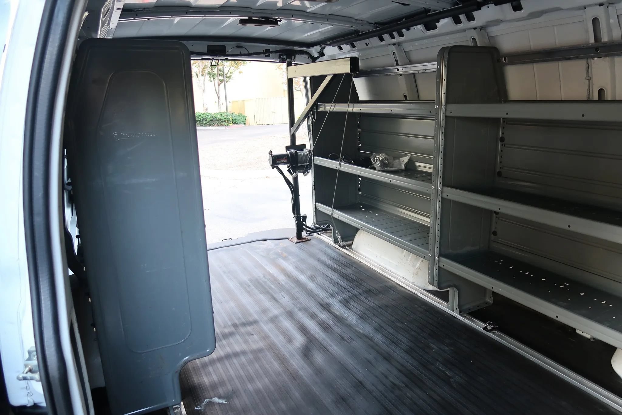 Used 2017 Chevrolet Express 2500 Extended RWD image 24