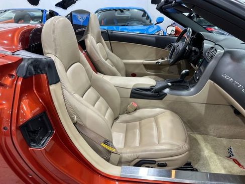 Used 2006 Chevrolet Corvette Convertible w/ Preferred Equipment Group image 12