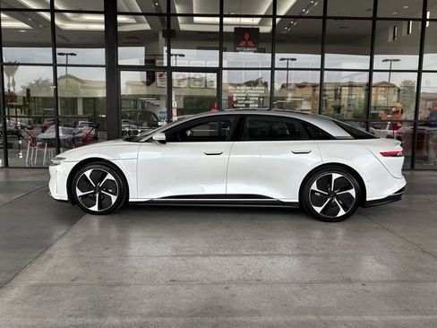 Used 2025 Lucid Air Touring AWD/4WD image 2