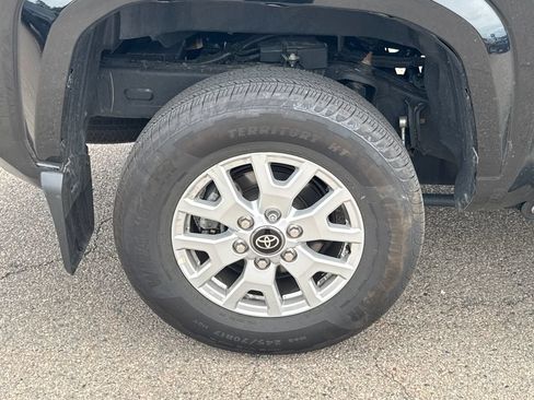 Used 2025 Toyota Tacoma SR5 AWD/4WD image 36