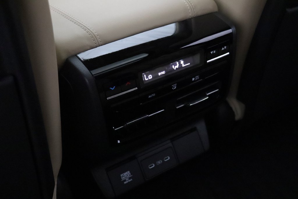 Used 2026 Acura MDX w/ Technology Package AWD/4WD image 12