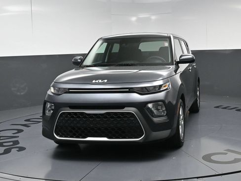 Used 2022 Kia Soul LX w/ Technology Package FWD image 5