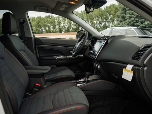 New 2025 Mitsubishi Outlander Sport SE image 10