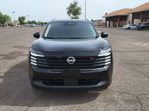 Used 2025 Nissan Kicks SR w/ SR Premium Package AWD/4WD image 3