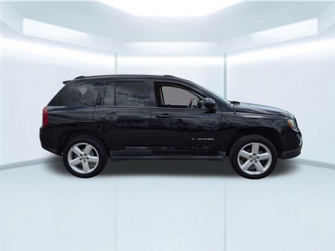 Used 2014 Jeep Compass Latitude FWD image 7