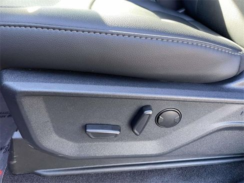 New 2025 Ford F150 Lariat w/ Equipment Group 501A Mid image 12