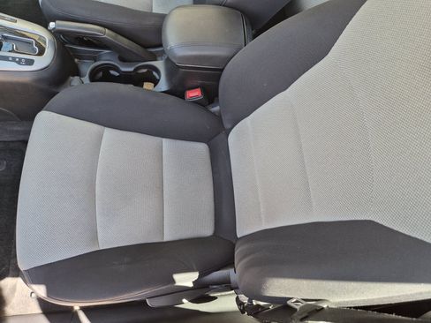 Used 2014 Chevrolet Cruze LS FWD image 15