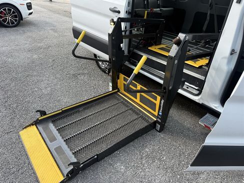 Used 2019 Ford Transit 150 XL RWD image 26