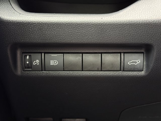 Certified 2020 Toyota RAV4 XLE Premium FWD image 21