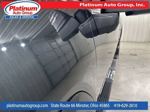 Used 2022 GMC Sierra 2500 Denali w/ Denali Ultimate Package AWD/4WD image 9
