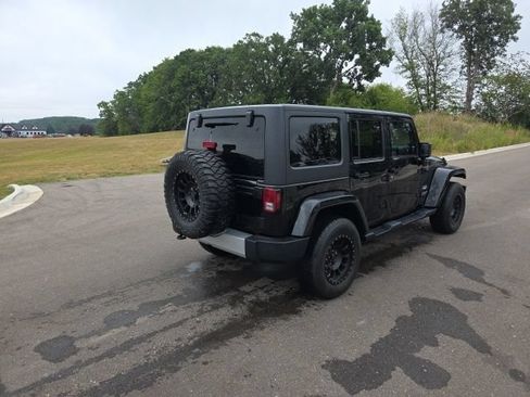 Used 2014 Jeep Wrangler Unlimited Sahara AWD/4WD image 7