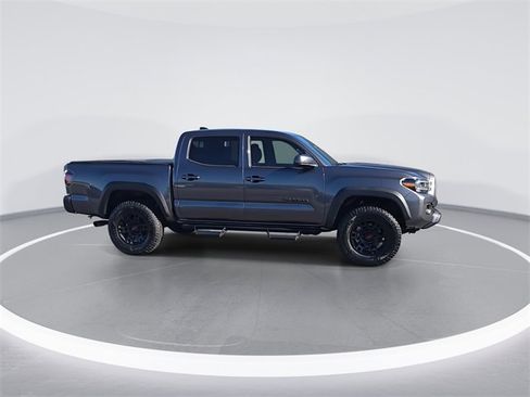 Used 2023 Toyota Tacoma TRD Off-Road image 9
