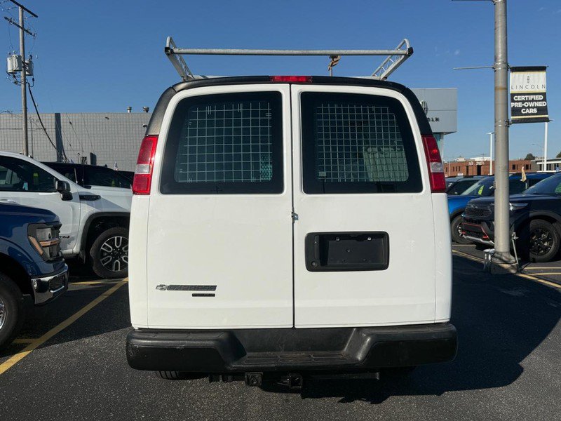 Used 2015 Chevrolet Express 3500 RWD image 5