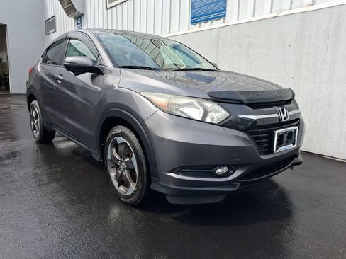Used 2018 Honda HR-V EX image 7