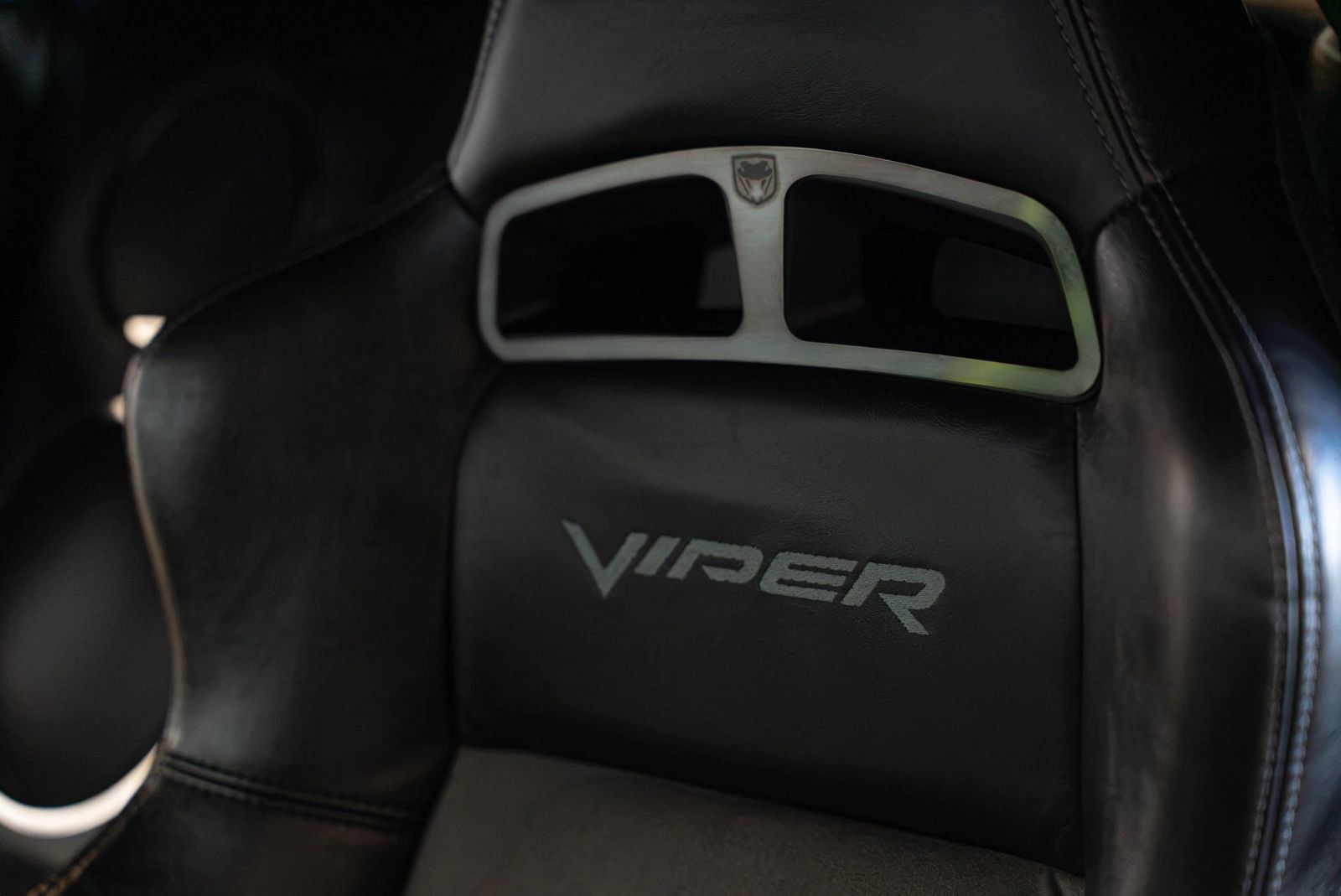 Used 2010 Dodge Viper SRT-10 RWD image 34