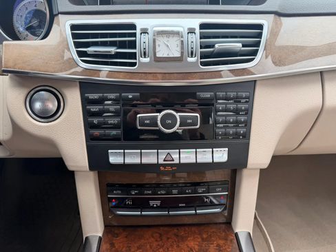 Used 2014 Mercedes-Benz E 350 Sedan image 17