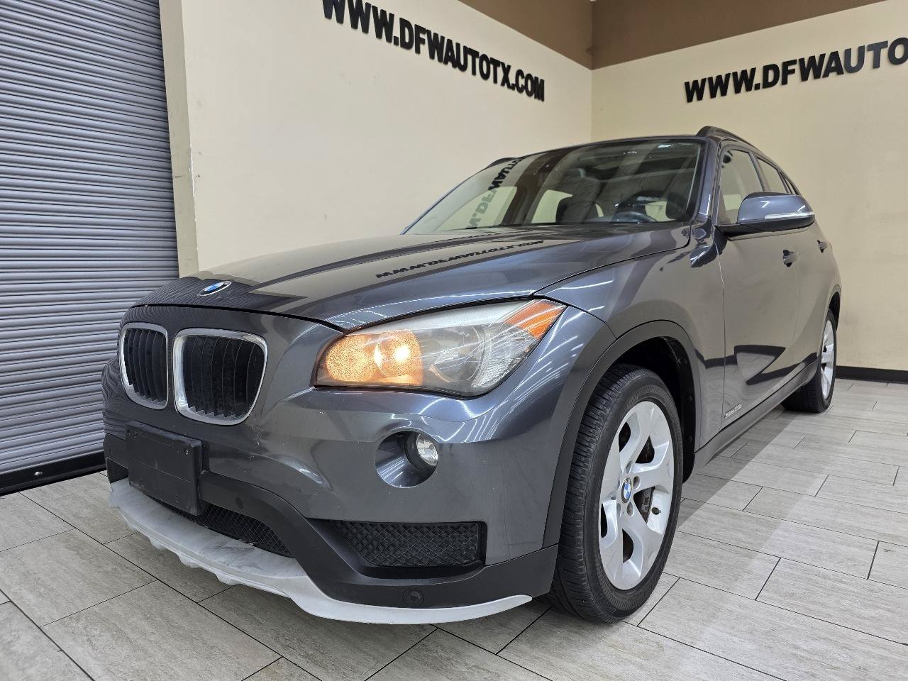 Used 2015 BMW X1 sDrive28i RWD image 2