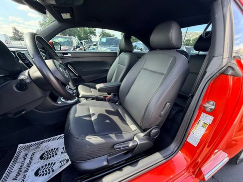 Used 2018 Volkswagen Beetle 2.0T S FWD image 11