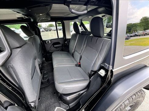 Used 2024 Jeep Wrangler Unlimited AWD/4WD image 15