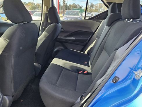 Used 2024 Nissan Kicks S image 4