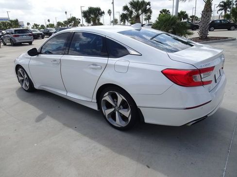 Certified 2018 Honda Accord Touring image 6