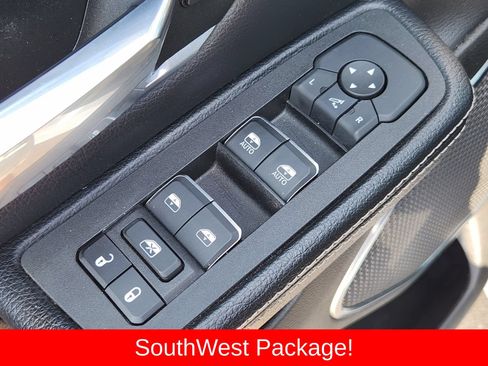 Used 2025 RAM 1500 Laramie AWD/4WD image 34