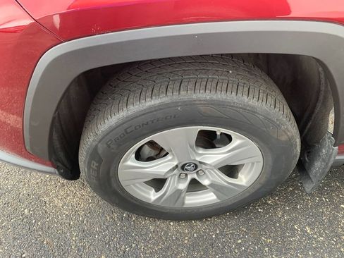 Used 2019 Toyota RAV4 XLE w/ Convenience Package AWD/4WD image 7