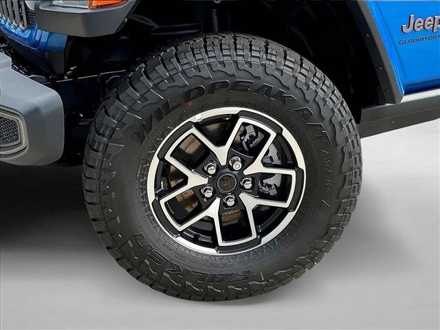 New 2026 Jeep Gladiator Rubicon w/ Steel Power Dome Hood Package AWD/4WD image 7