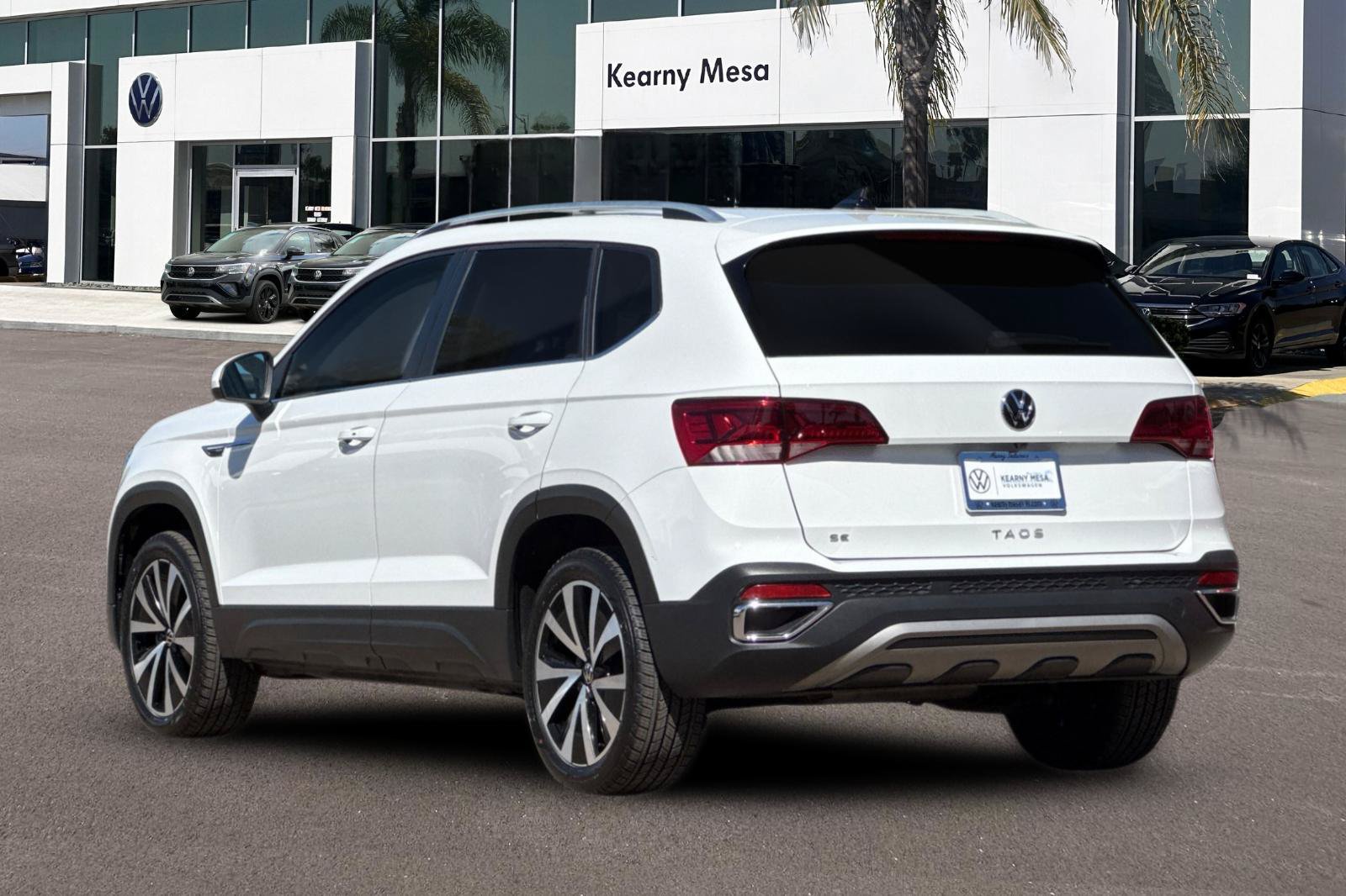 Used 2023 Volkswagen Taos SE FWD image 6
