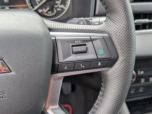 New 2026 Mitsubishi Outlander AWD image 17