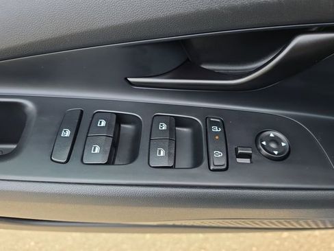 Certified 2025 Hyundai Elantra Sport image 39