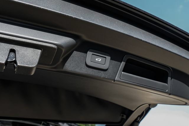 New 2026 Land Rover Range Rover Velar S AWD/4WD image 60