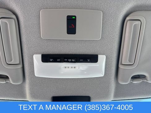 Used 2023 Nissan Kicks SR w/ SR Premium Package FWD image 28