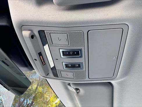 Used 2020 Land Rover Range Rover Evoque S image 31