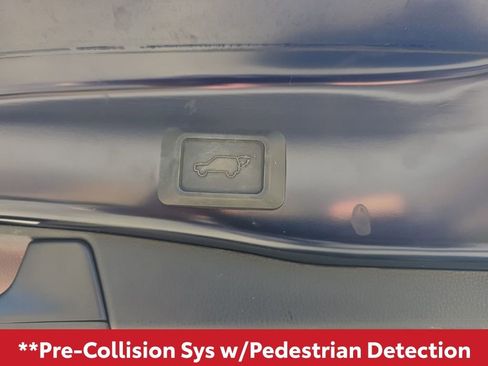 Used 2022 Toyota RAV4 XLE w/ Convenience Package image 15