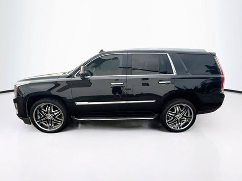 Used 2019 Cadillac Escalade Luxury AWD/4WD image 2