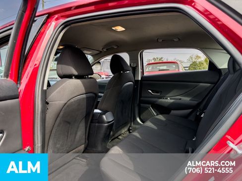 Used 2021 Hyundai Elantra SEL w/ Convenience Package image 10